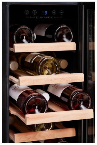 Встраиваемый винный шкаф Dunavox DAUF-19.58B
