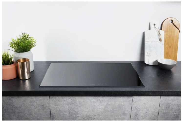 Индукционная варочная панель Hotpoint-Ariston KIS 841 F B