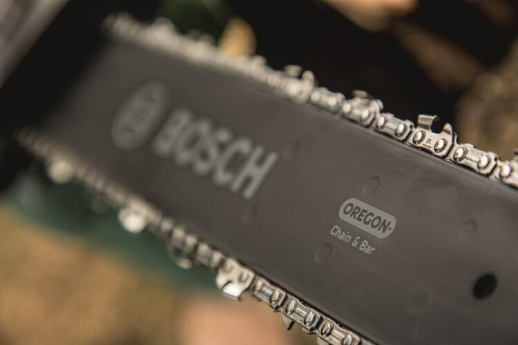 Электрическая цепная пила Bosch UniversalChain 40 06008B8400
