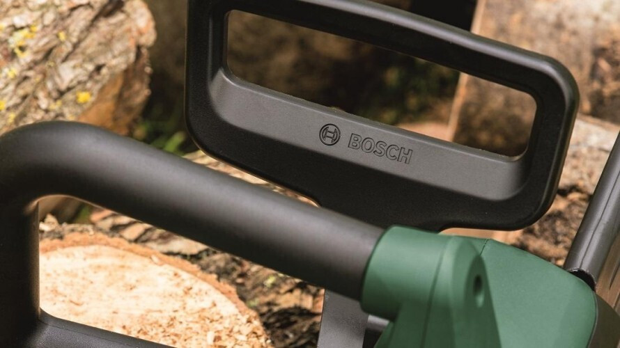 Электрическая цепная пила Bosch UniversalChain 40 06008B8400