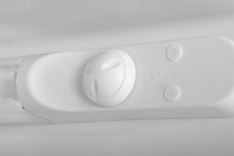 Холодильник SunWind SCC353 белый