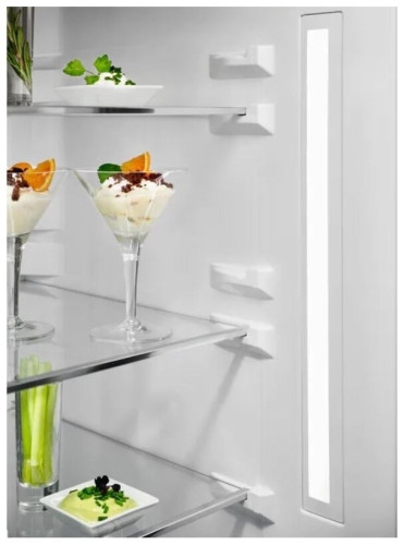 Холодильник Electrolux LNT 7ME34 K1