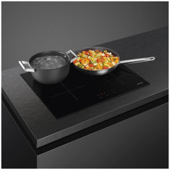 Индукционная варочная панель Smeg SI2641D