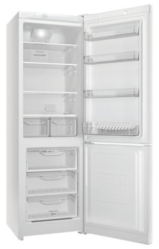 Холодильник Indesit DFN 18 D