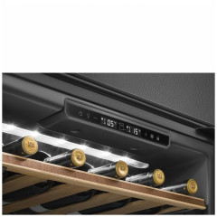 Винный шкаф Smeg CVI629NR3