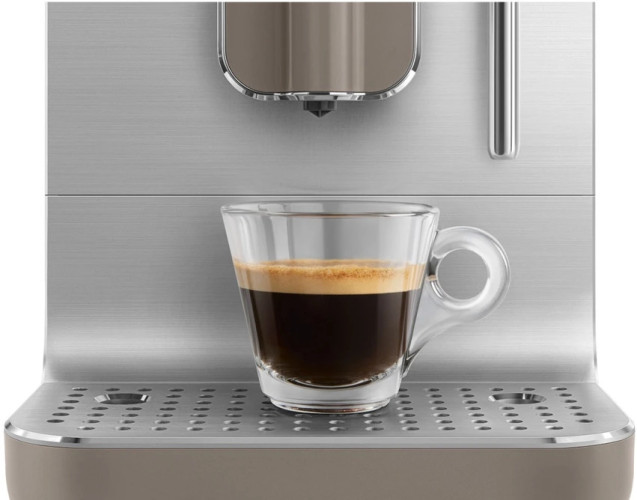 Кофемашина Smeg BCC02TPMEU