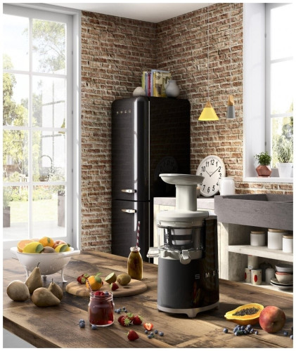 Соковыжималка Smeg SJF01PBEU