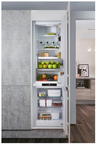 Встраиваемый холодильник Hotpoint-Ariston BCB 7030 AA F C