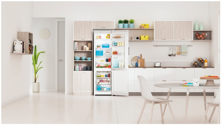 Холодильник Indesit ITR 4200 W