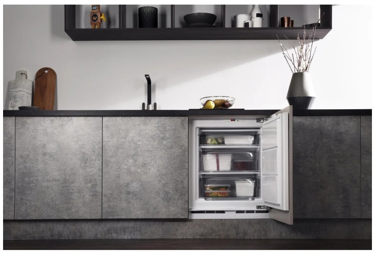 Встраиваемая морозильная камера Hotpoint-Ariston BFS 1222