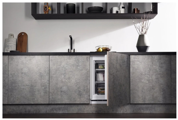 Встраиваемая морозильная камера Hotpoint-Ariston BFS 1222