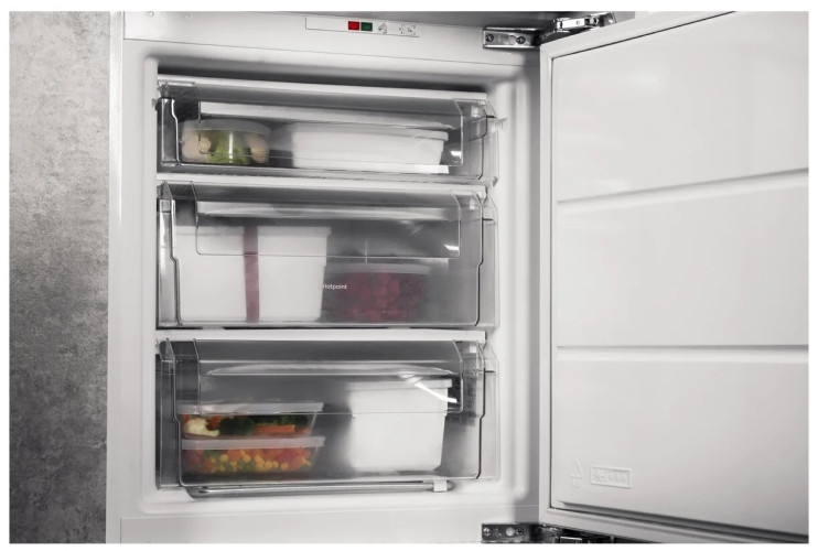 Встраиваемая морозильная камера Hotpoint-Ariston BFS 1222
