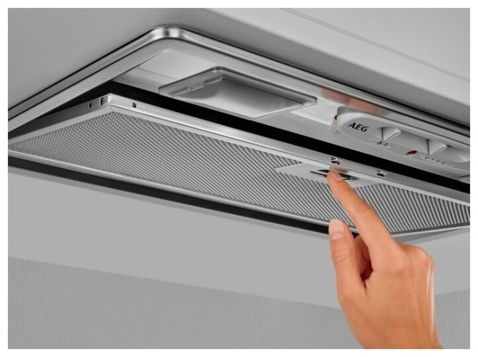 Встраиваемая вытяжка AEG DGB 1522 S