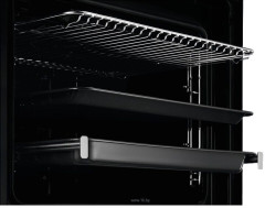 Электрический духовой шкаф Electrolux EOB7S31Z