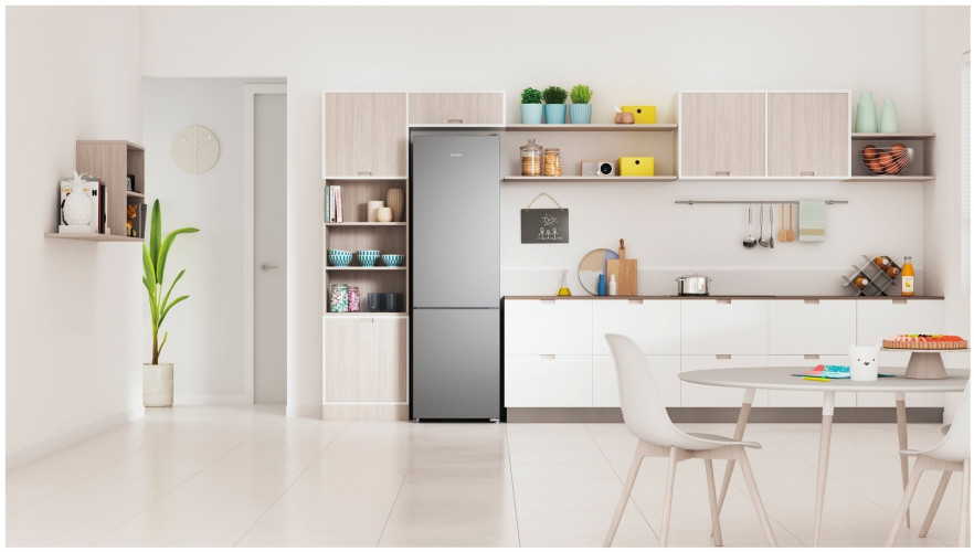 Холодильник Indesit ITS 4200 S