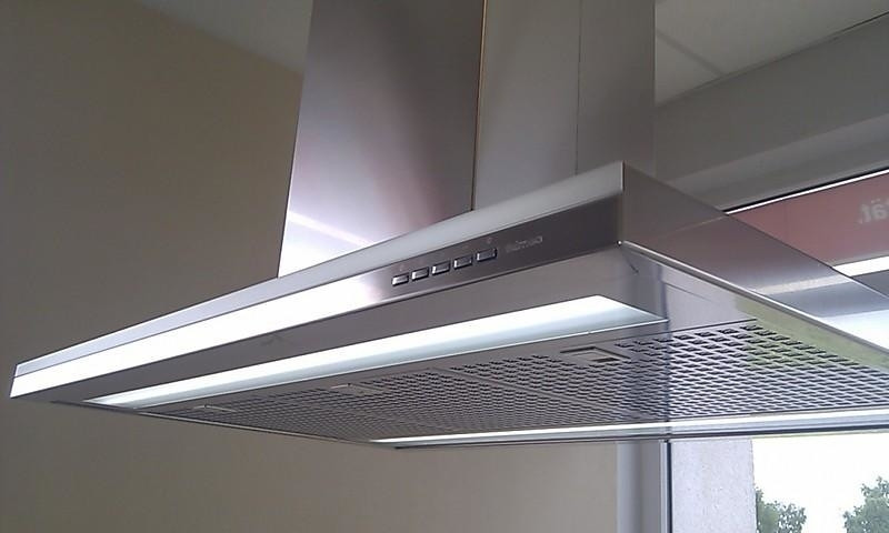 Кухонная вытяжка Falmec LUMEN IS STEEL 90