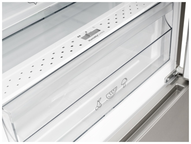 Холодильник Schaub Lorenz SLUS379G4E