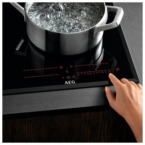 Индукционная варочная панель AEG IPE 84571 FB