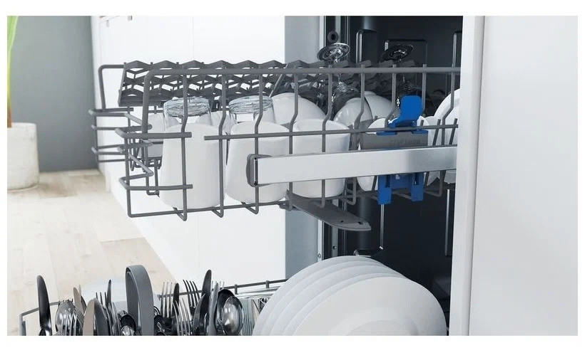 Посудомоечная машина Indesit DSFC 3M19