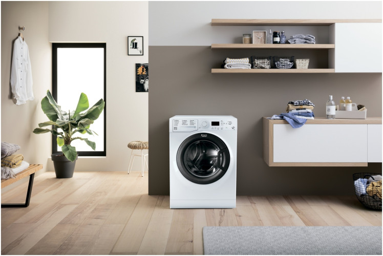 Стиральная машина Hotpoint-Ariston FMUG 501 B