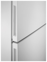 Холодильник Electrolux RNC 7ME32 W2