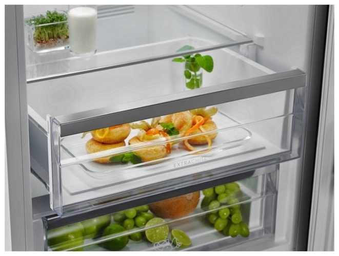 Холодильник Electrolux LNT 7ME34 G1