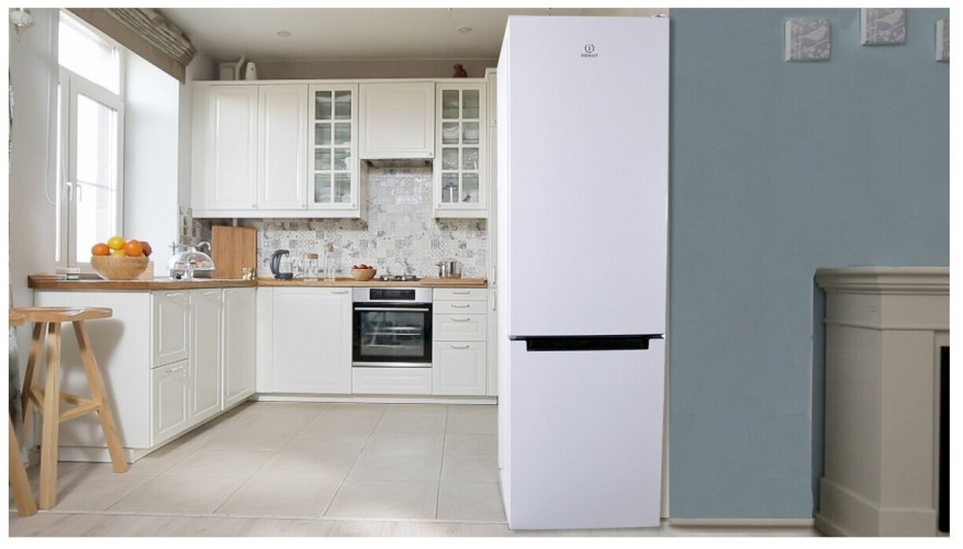 Холодильник Indesit DFE 4200 W