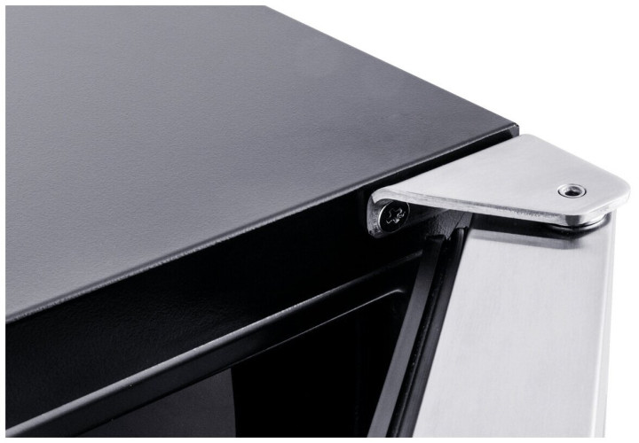 Винный шкаф Temptech WPQ38SCS