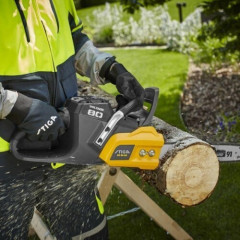 Аккумуляторная цепная пила Stiga SC 80 AE