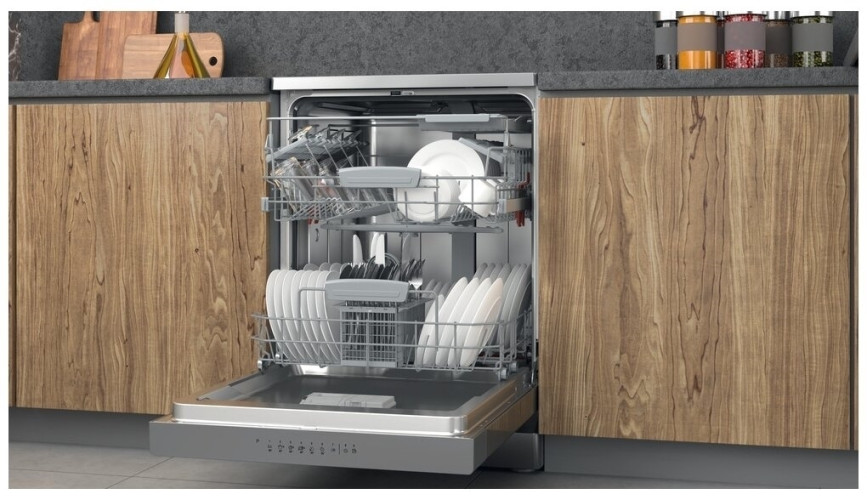 Посудомоечная машина Hotpoint Ariston HFC 3C26 CW X