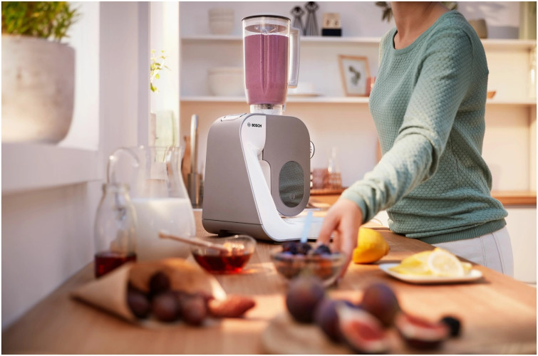 Кухонный комбайн Bosch MUM58243