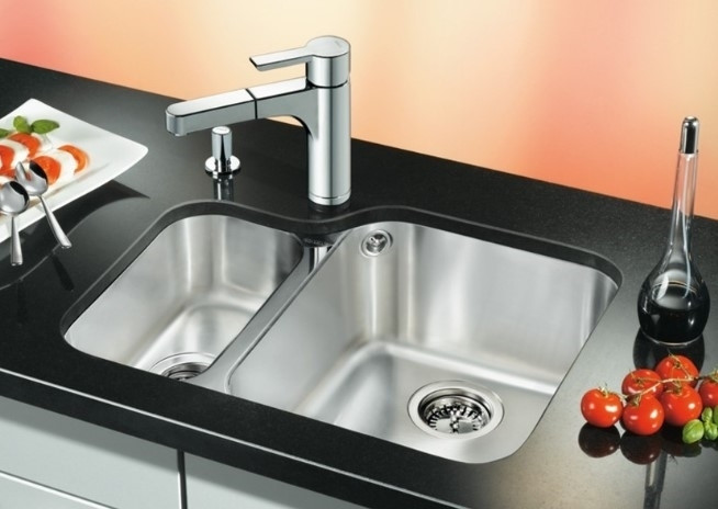 Кухонная мойка Blanco Ypsilon 550-U чаша справа полированная