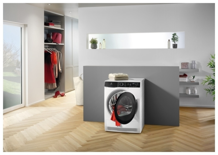 Сушильная машина Electrolux EW8HR258B