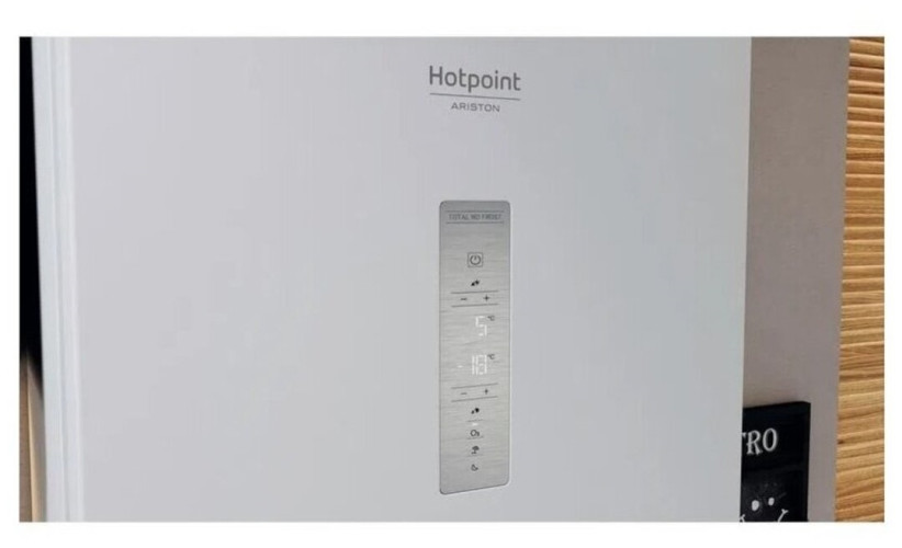 Холодильник Hotpoint-Ariston HTS 7200 W O 3
